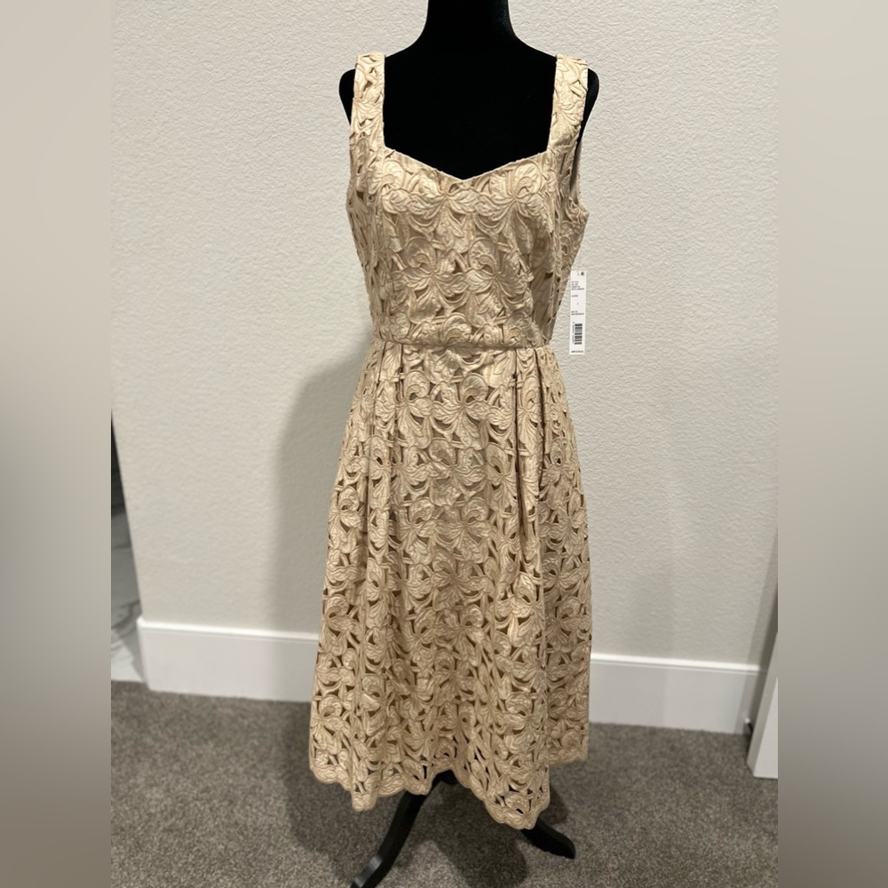 Dress - Picture 5 of 5